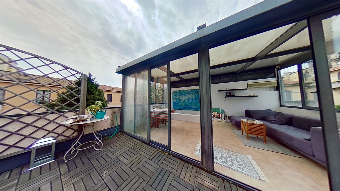 9f61fc3d-b3d6-4c58-bc2b-cf965b3071e7 ELEGANTE LOFT CON TERRAZZO E BOX