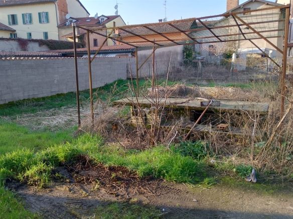 RUSTICI SU 2  LIVELLI DI 120MQ