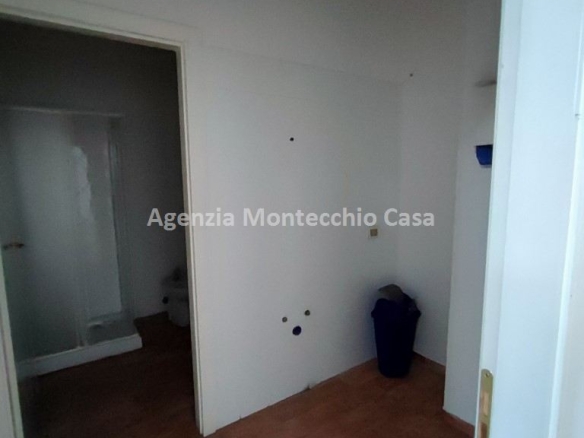 Laboratorio e uffici soppalcati