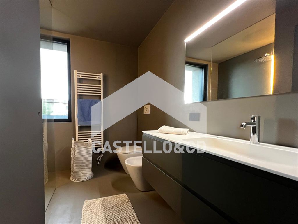 1eefbdfa-6dcc-4bd7-b455-de689d4b4fb3 Nuova villa contemporanea