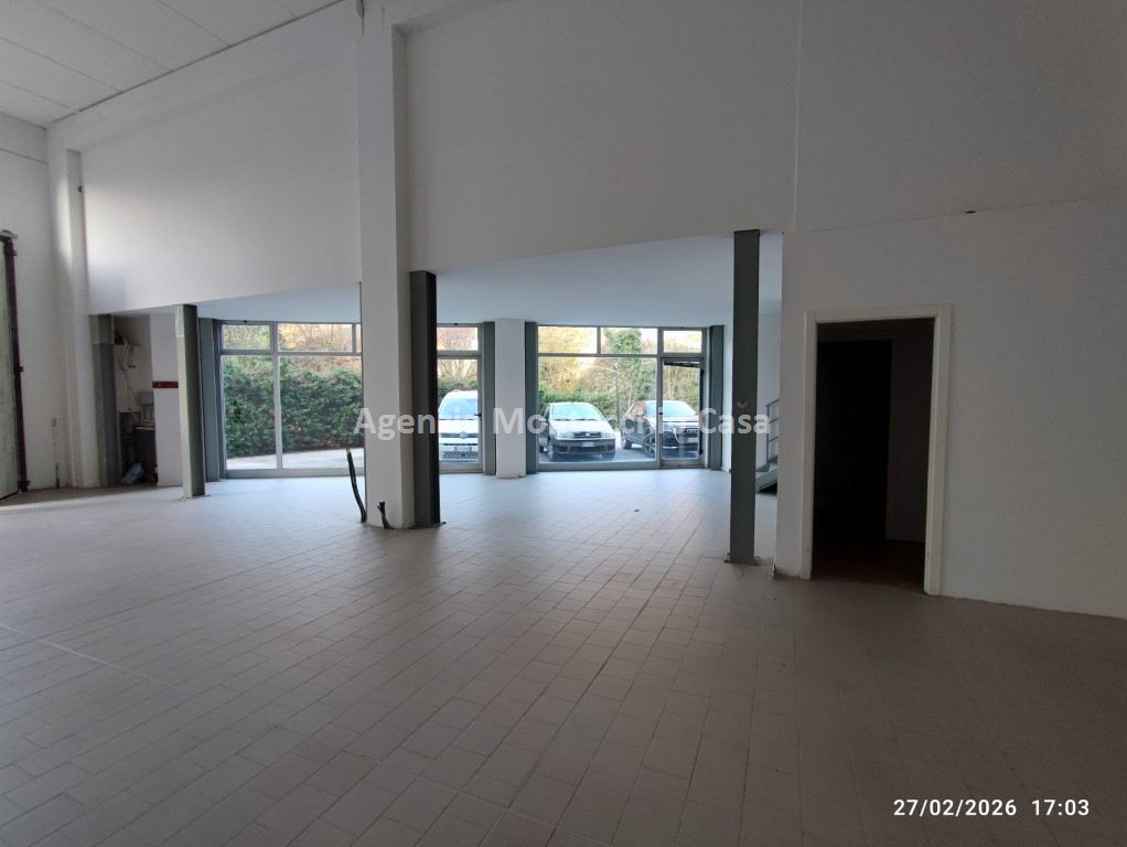 9372deb6-f8fa-4e77-bf84-0c0e41e1f976 Laboratorio e uffici soppalcati