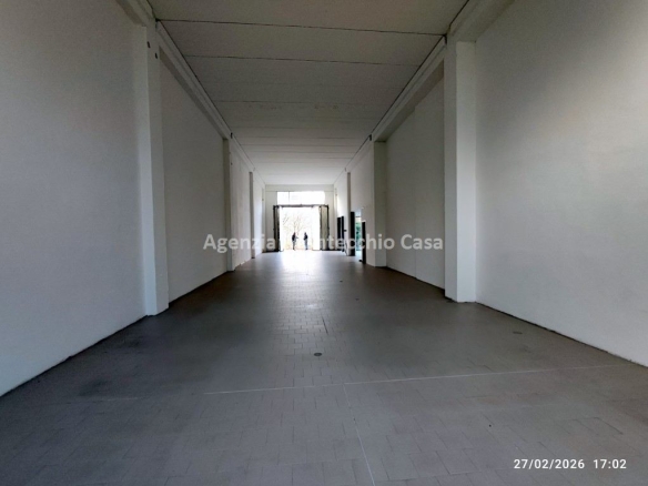 Laboratorio e uffici soppalcati