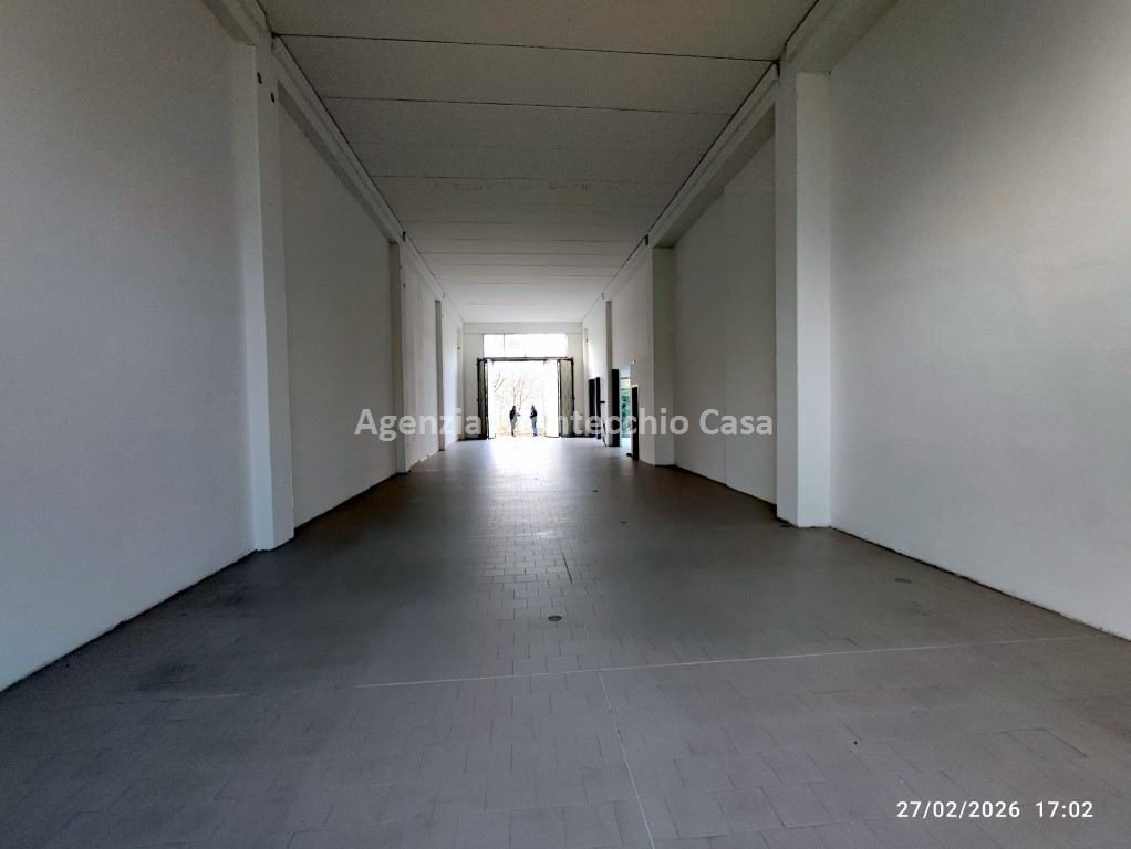 9a751567-638f-4d8e-96bb-8931bfcb6c29 Laboratorio e uffici soppalcati