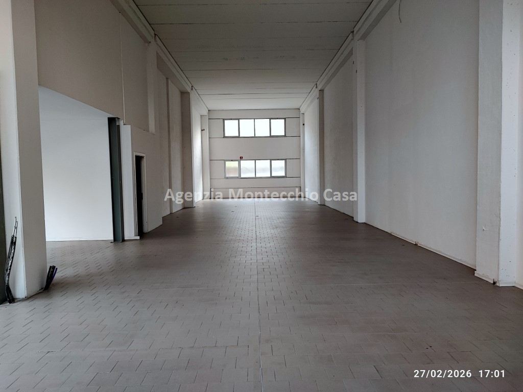 c497e409-12da-4b32-9f9c-a90d2c3bb30c Laboratorio e uffici soppalcati