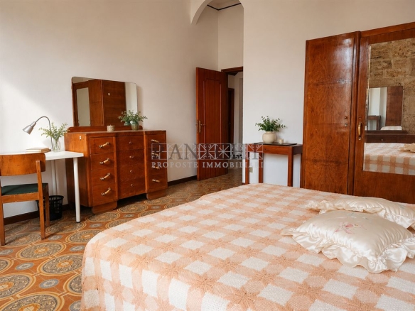 Appartamento in palazzo storico con garage e cantina