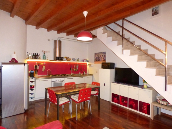 2 locali in corte signorile