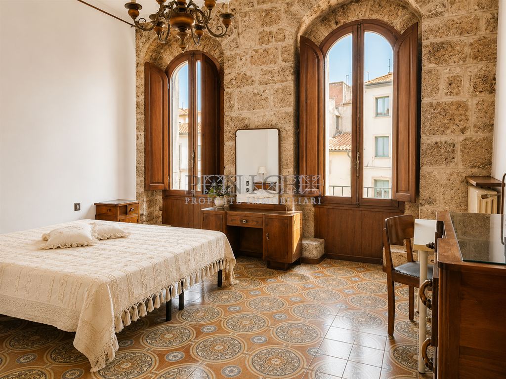 Appartamento in palazzo storico con garage e cantina