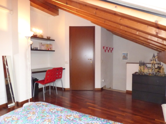 2 locali in corte signorile
