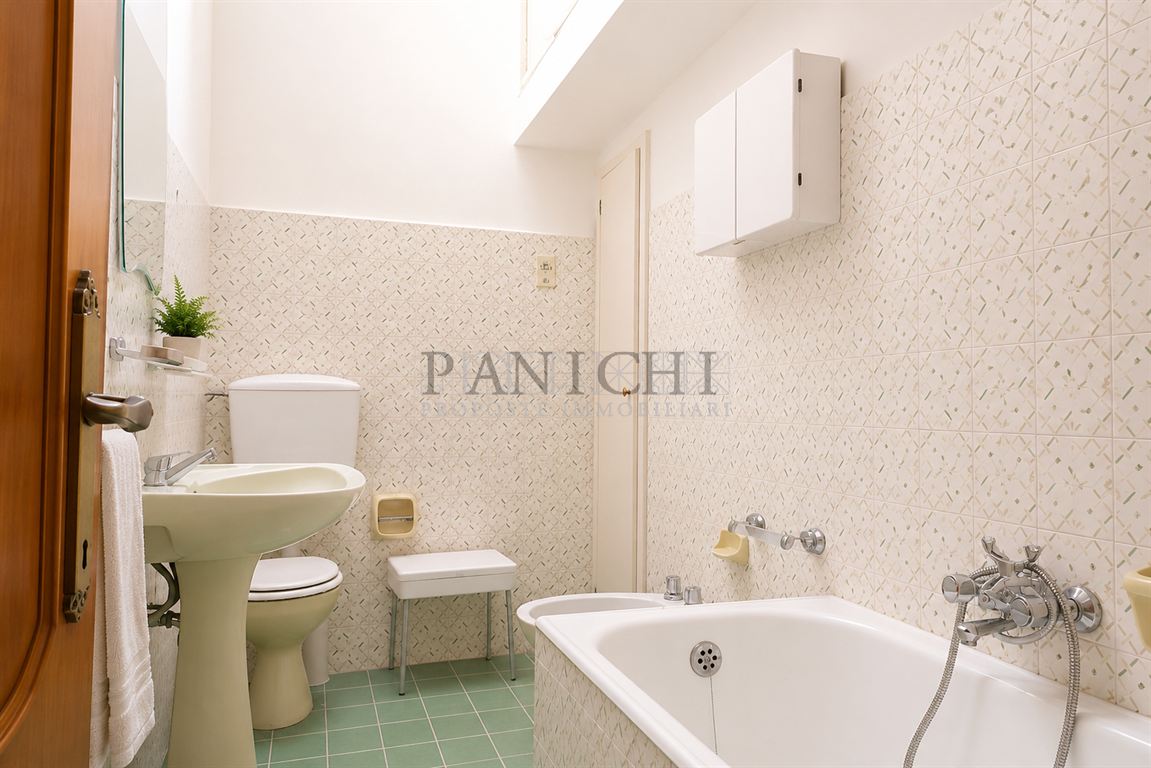Appartamento in palazzo storico con garage e cantina