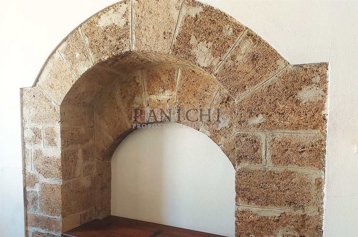Appartamento in palazzo storico con garage e cantina