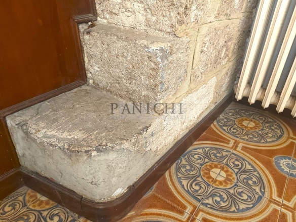Appartamento in palazzo storico con garage e cantina