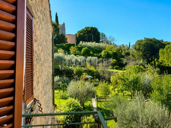 Appartamento in palazzo storico con garage e cantina